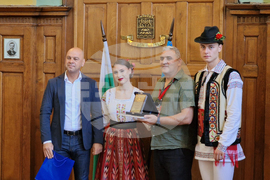 Пловдив - Международен фолклорен фестивал - участници - среща