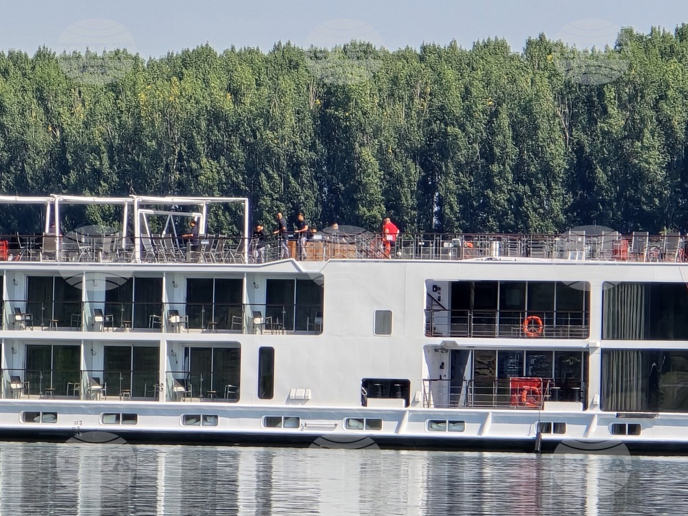 Село Гомотарци - заседнал кораб - изтегляне