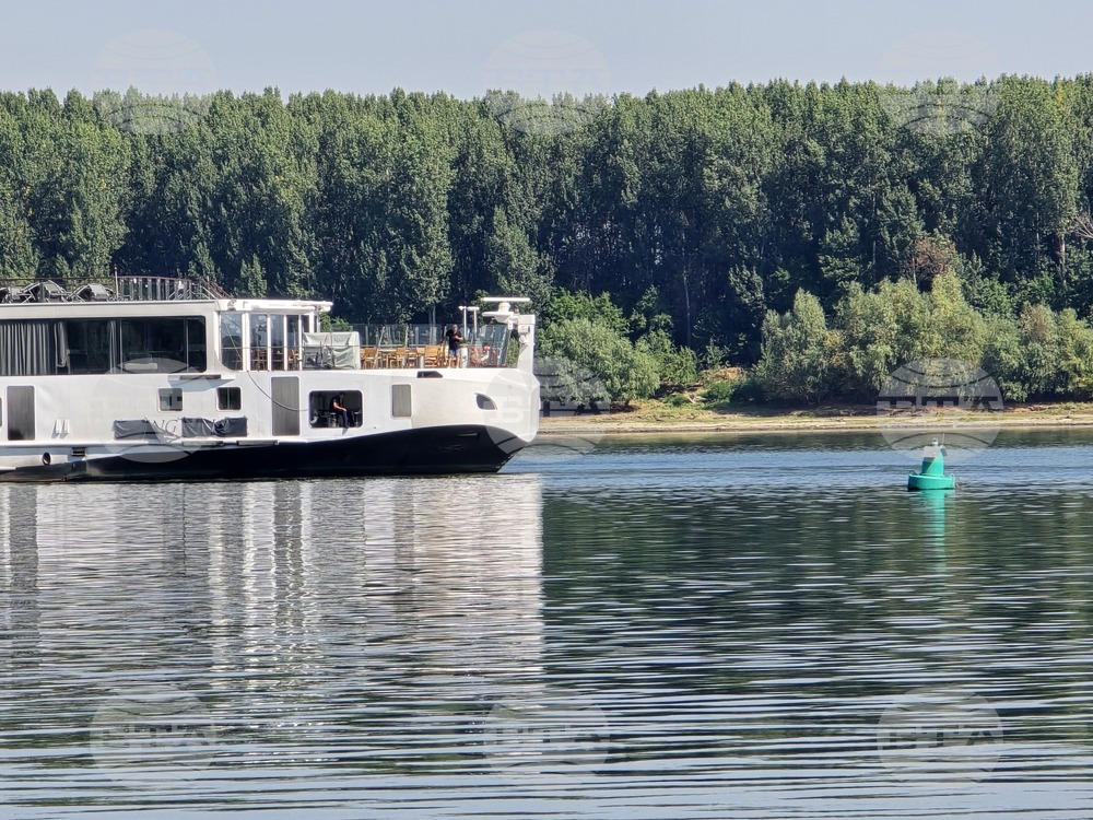 Село Гомотарци - заседнал кораб - изтегляне