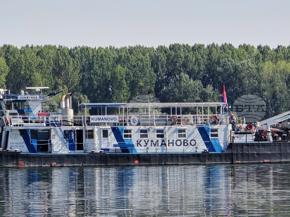 Село Гомотарци - заседнал кораб - изтегляне