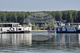 Село Гомотарци - заседнал кораб - изтегляне