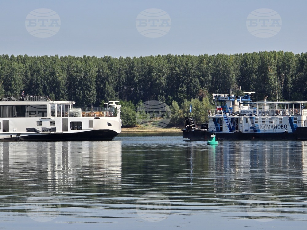 Село Гомотарци - заседнал кораб - изтегляне