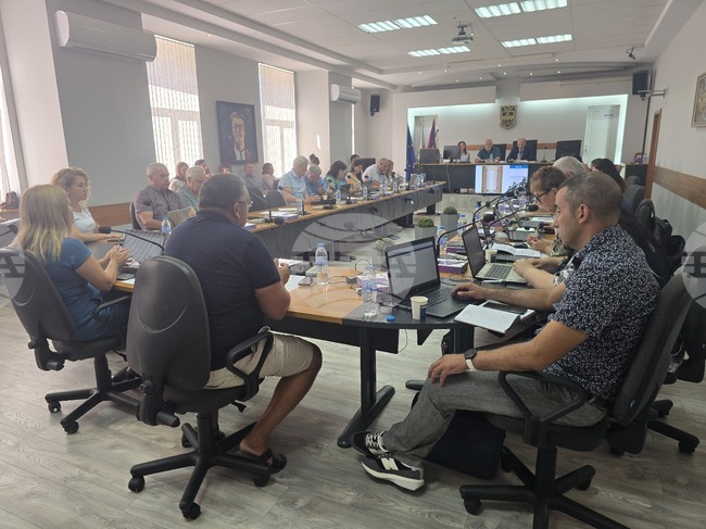 Общинският съвет в Ловеч прие Общината да кандидатства с проектно предложение по програма „Образование“