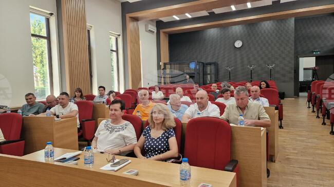 Мерки за обезпечаване на образователния процес в общинските училища и детски градини година прие Общинският съвет в Троян