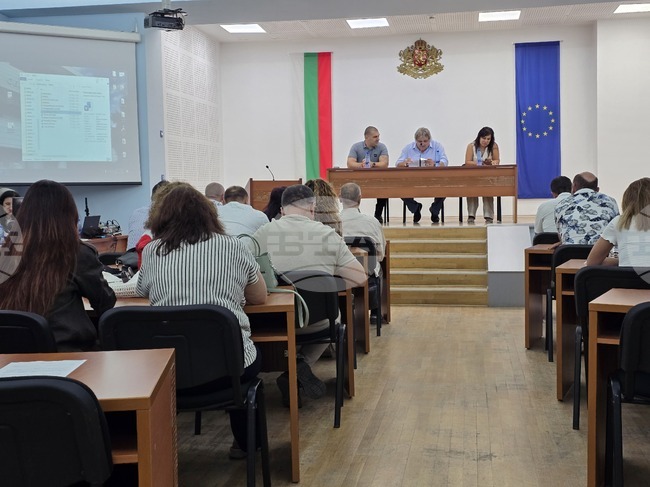 Община Свищов прави дарение на два леки автомобила на Районното полицейско управление в града