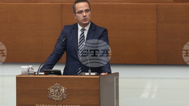 От „Възраждане“ поискаха свикване на председателски съвет на парламента със спецслужбите след разговор между външните министри на България и Иран 