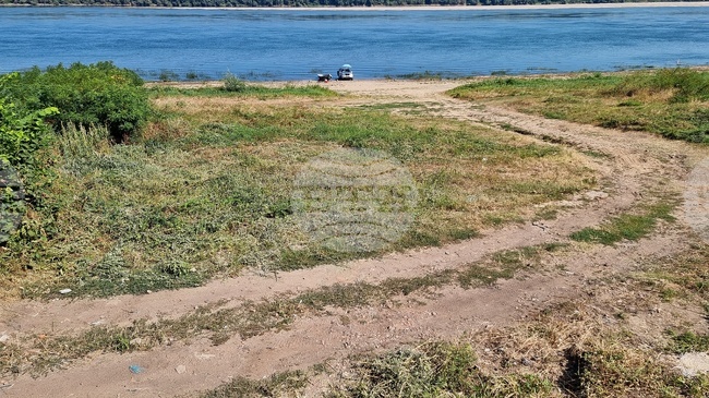 Нивото на Дунав при Лом се покачва със сантиметър, но остава ниско