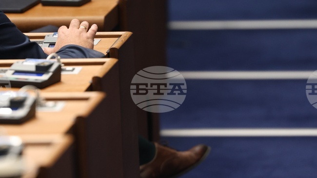 Изцяло машинно гласуване ще има в секции с над 300 избиратели, реши окончателно парламентът 