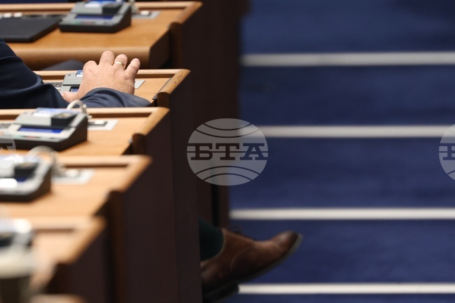 Изцяло машинно гласуване ще има в секции с над 300 избиратели, реши окончателно парламентът 