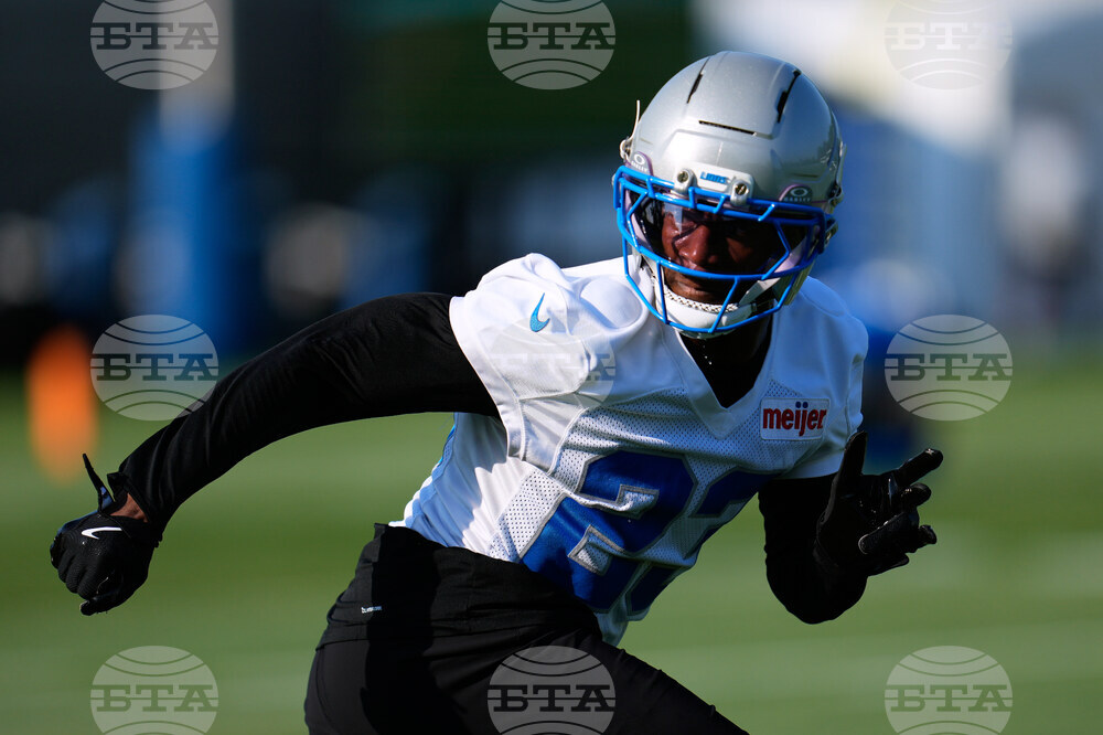 Lions Camp Football