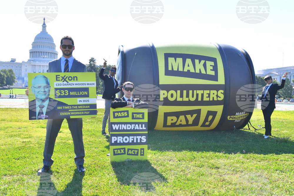 Activists stage “windfall profit reveal” for fossil fuel companies at US Capitol
