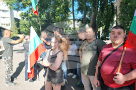 Ямбол - протест срещу американски самолети на авиобаза „Безмер”
