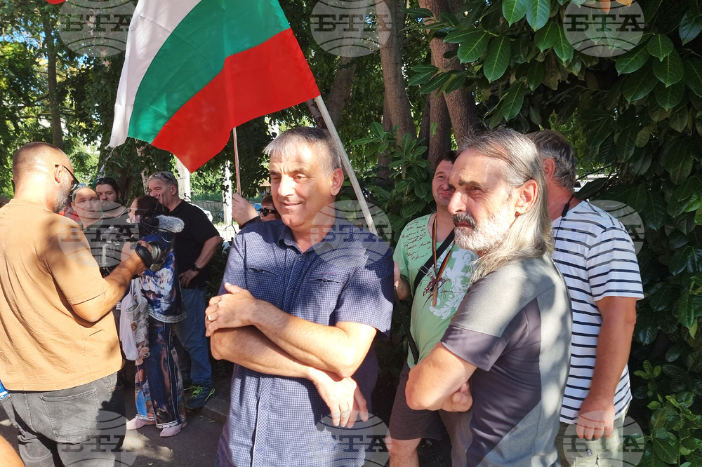 Ямбол - протест срещу американски самолети на авиобаза „Безмер”