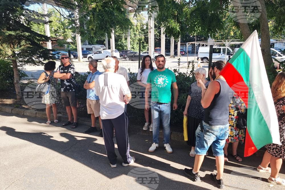 Ямбол - протест срещу американски самолети на авиобаза „Безмер”
