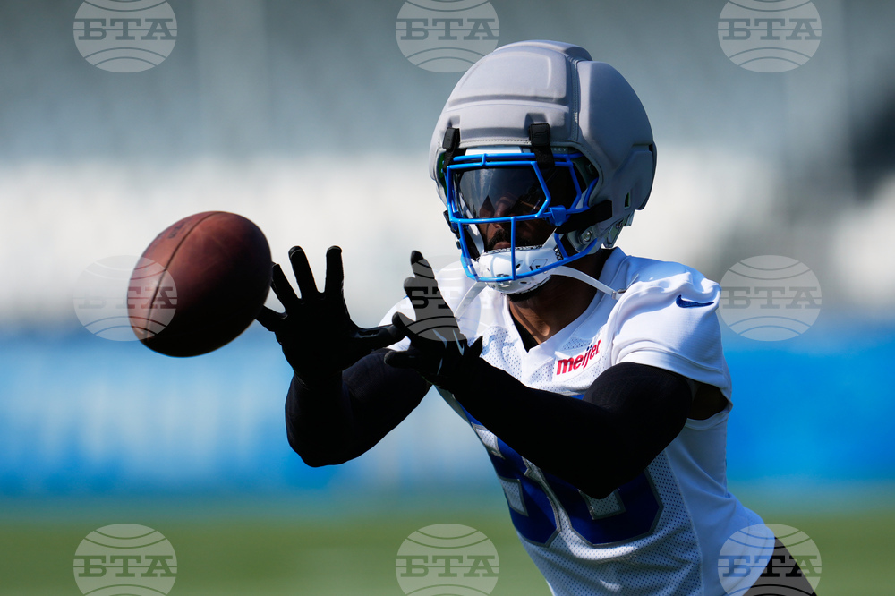 Lions Camp Football