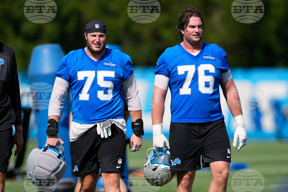 Lions Camp Football