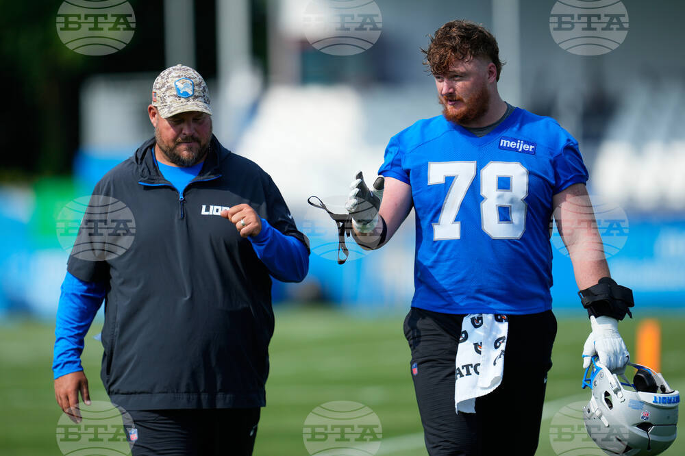 Lions Camp Football