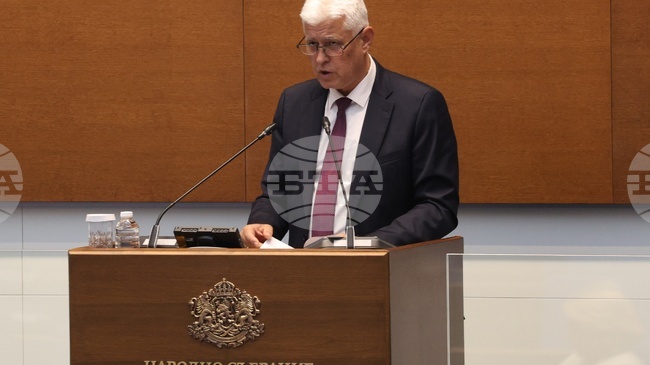 Преговори за самолети МиГ-29 не се водят, защото нямаме отговор от полската страна, каза министър Димитър Стоянов