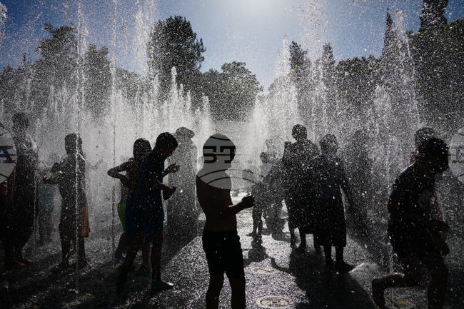 Israel Palestinians Extreme Weather Heat