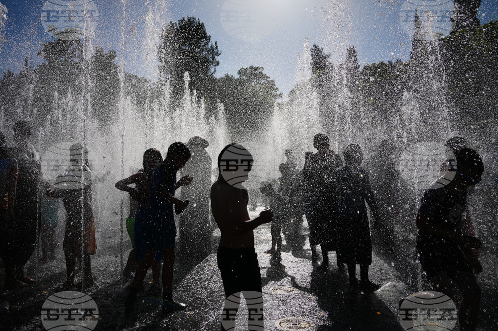Israel Palestinians Extreme Weather Heat