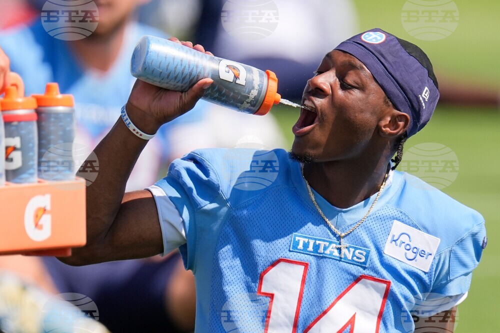 Titans Camp Football