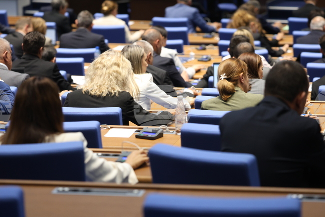 Parliament Ratifies SAFE Loan Agreement, Operational Arrangements with European Commission