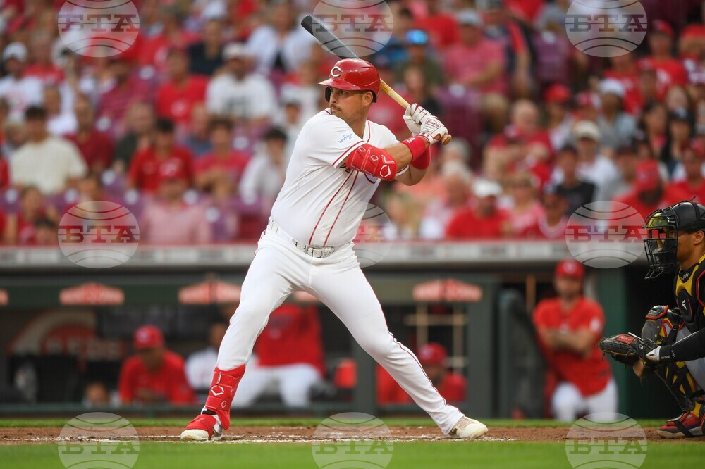 Pirates Reds Baseball