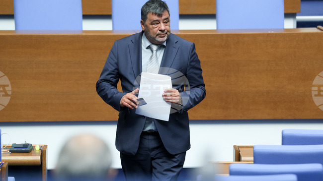 Ще номинираме кандидати от инициативните организации и ще търсим максимална конкуренция за двете колегии на ВСС, каза Владислав Величков от ПП 