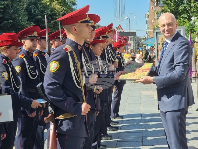 С военен ритуал бяха връчени дипломите и първите офицерски звания на випуск “Априлски“ на Националния военен университет "Васил Левски"