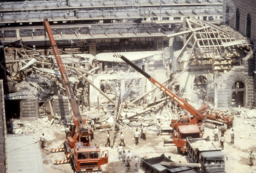 На 2 август 1980 г. е извършен атентатът на гарата в Болоня