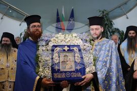 Летище „Васил Левски“ - чудотворна икона - посрещане