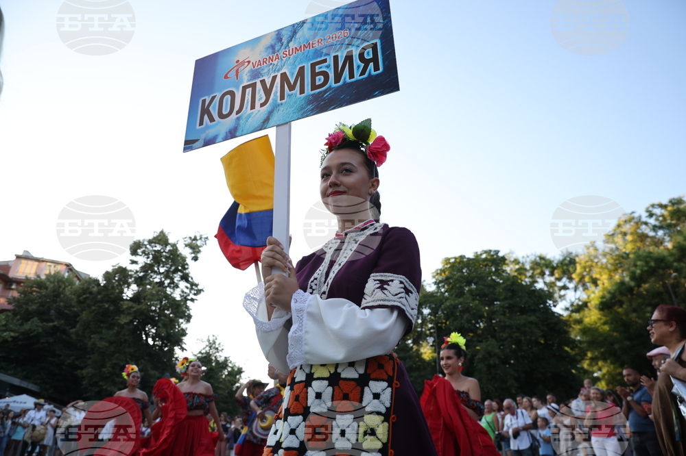 Варна - дефиле - международен фолклорен фестивал