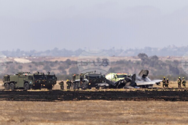 Military-Jet-Crash-California