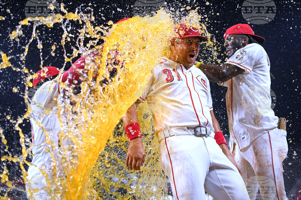 APTOPIX Pirates Reds Baseball
