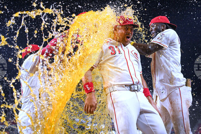 CORRECTION APTOPIX Pirates Reds Baseball