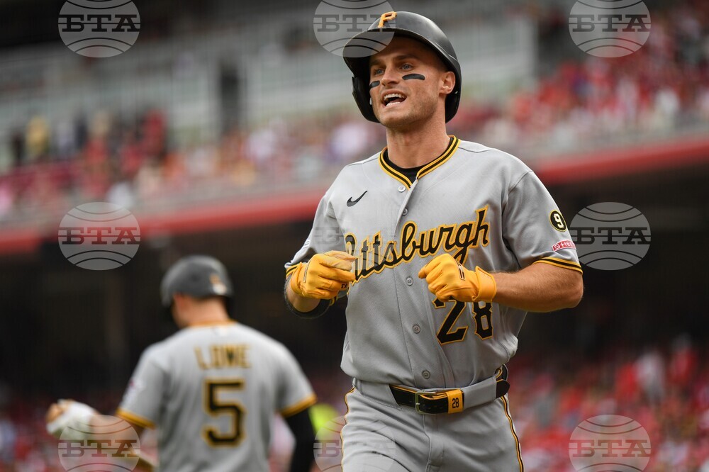 Pirates Reds Baseball