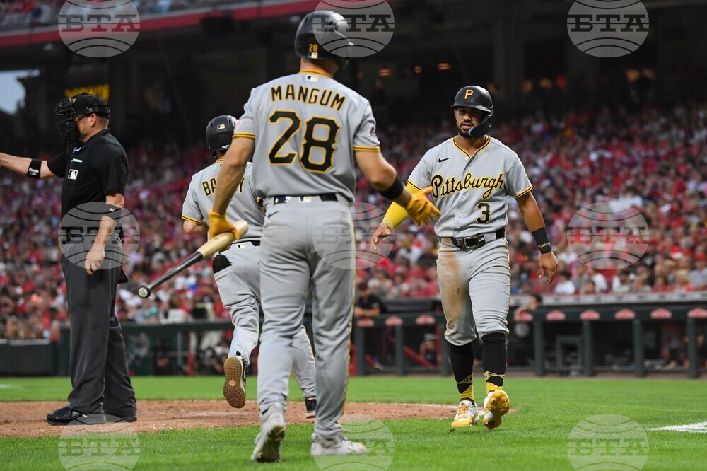 Pirates Reds Baseball