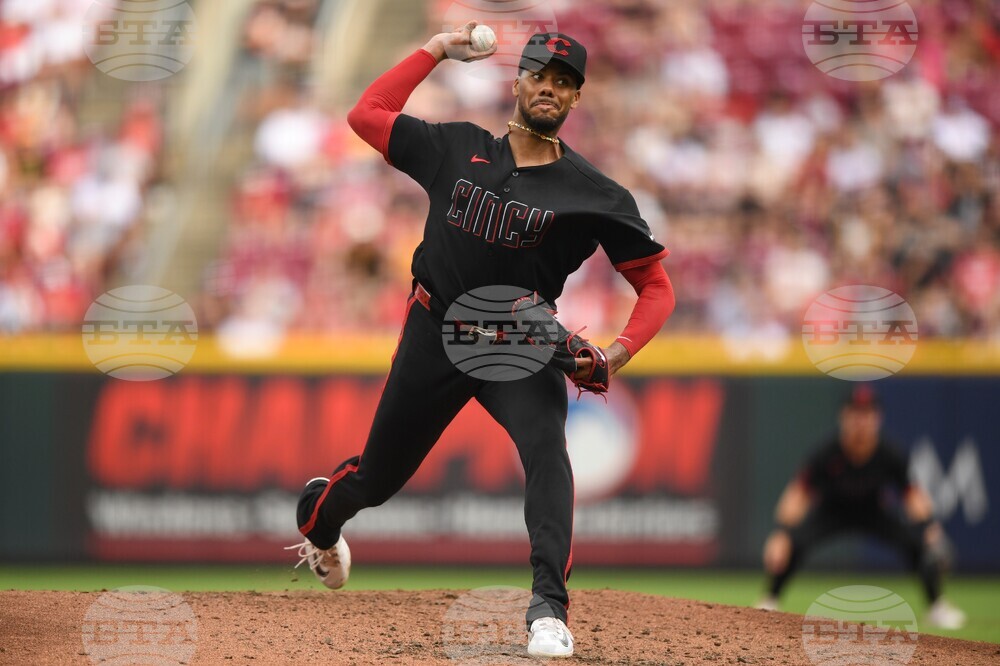 Pirates Reds Baseball