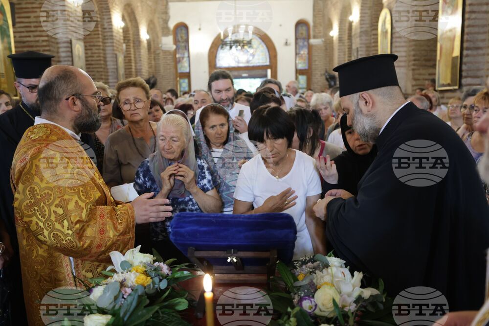 Храм „Света София Премъдрост Божия“ - чудотворна икона - посрещане