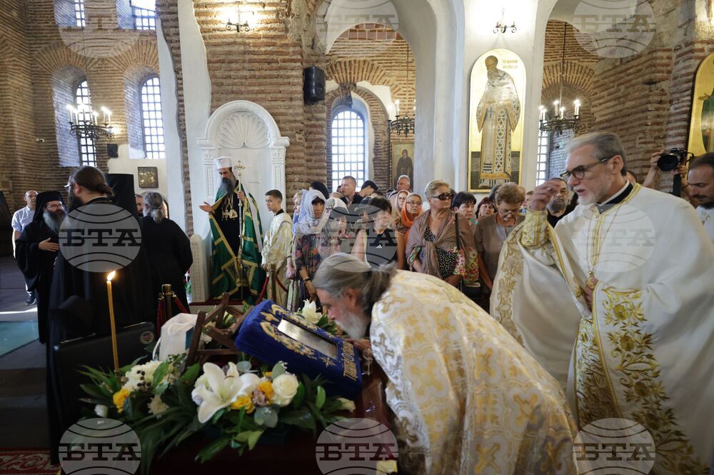 Храм „Света София Премъдрост Божия“ - чудотворна икона - посрещане