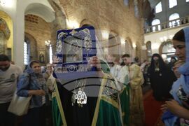 Храм „Света София Премъдрост Божия“ - чудотворна икона - посрещане