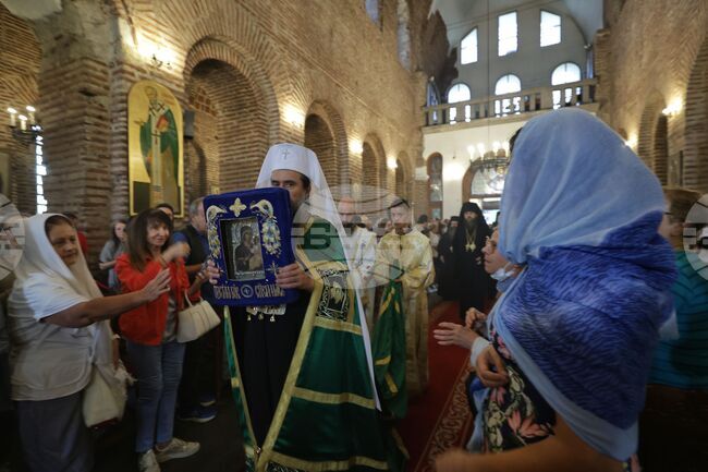 Храм „Света София Премъдрост Божия“ - чудотворна икона - посрещане