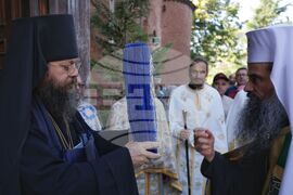 Храм „Света София Премъдрост Божия“ - чудотворна икона - посрещане