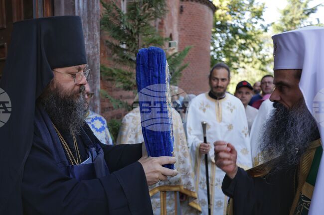 Патриарх Даниил призова пред журналисти да се молим за изцеление на вярата