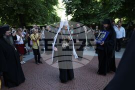 Храм „Света София Премъдрост Божия“ - чудотворна икона - посрещане
