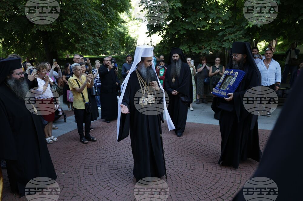 Храм „Света София Премъдрост Божия“ - чудотворна икона - посрещане