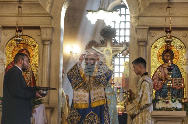 Храм „Света София Премъдрост Божия“ - чудотворна икона - патриаршеска света литургия