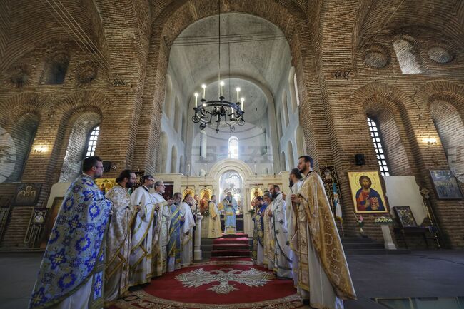 Чудотворната Хавайска мироточива Иверска икона на Пресвета Богородица е голямо благословение за България, каза пред миряните патриарх Даниил