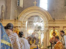 Храм „Света София Премъдрост Божия“ - чудотворна икона - патриаршеска света литургия