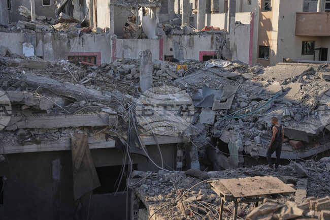CORRECTION Israel Palestinians Gaza